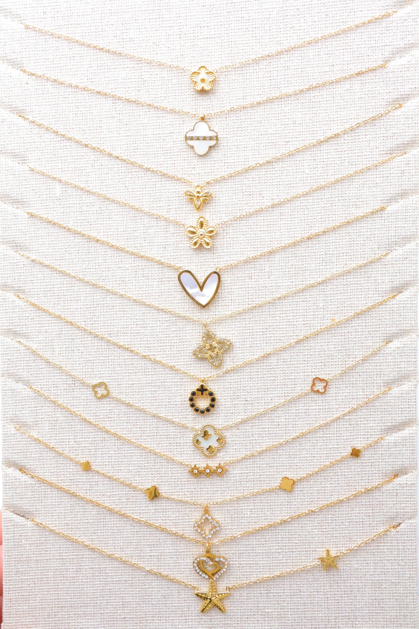 Lots de bijoux avec présentoir