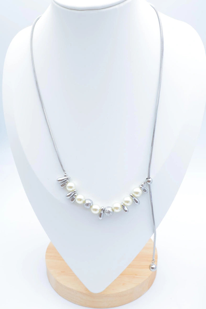 Collier réglable en perles et cristal avec chaîne ajustable argentée. - ARGENT
