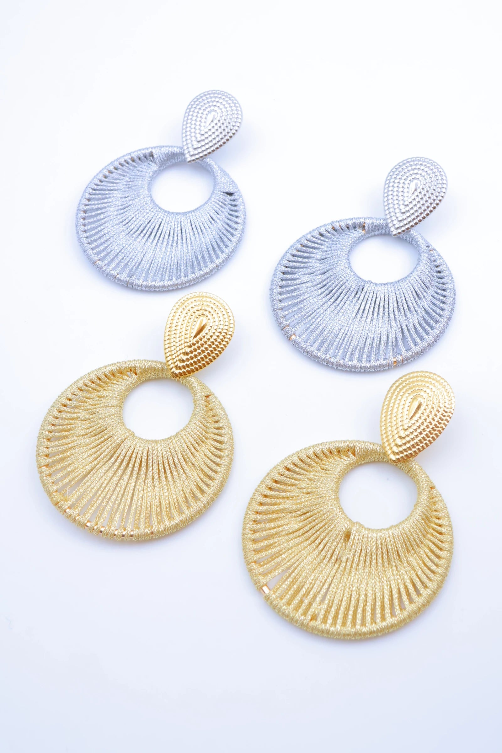 Boucles d'oreilles pendantes en fil tissé - DORÉ