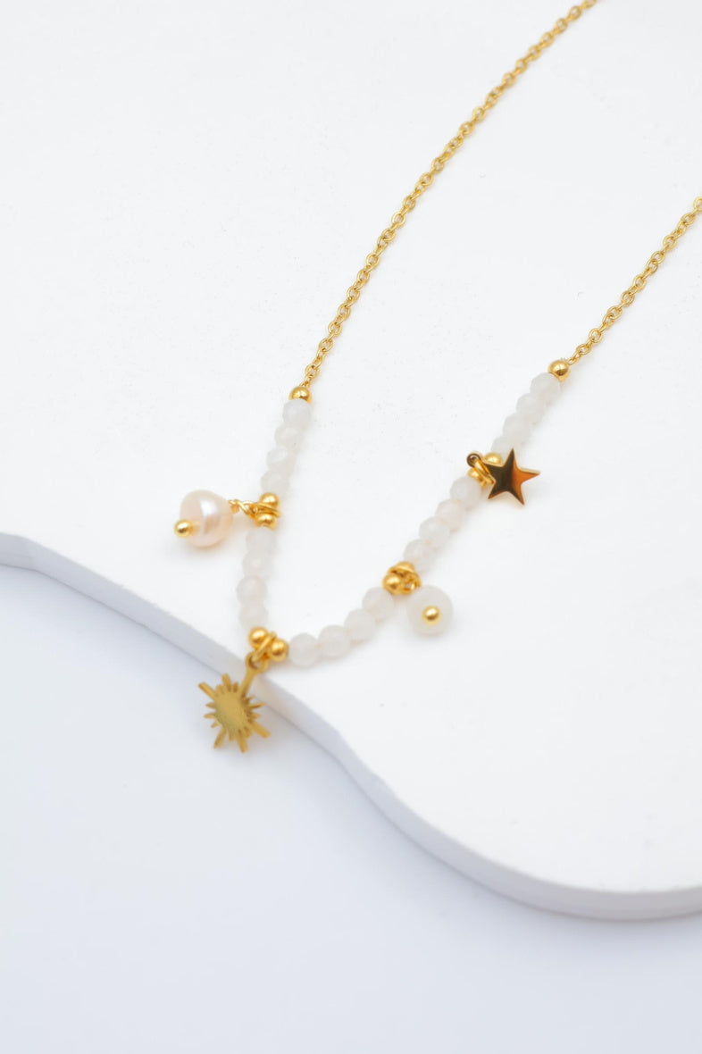 Collier avec cristaux colorés, pendentif étoile et perle - BLANC