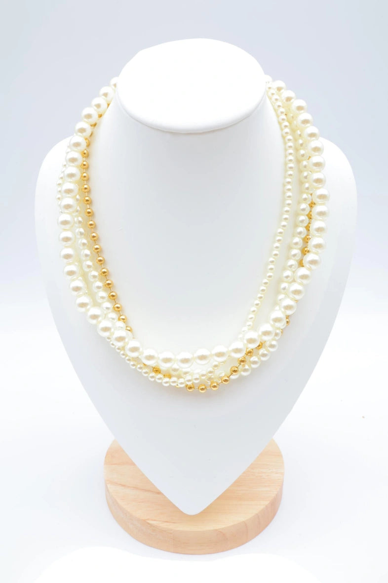 Collier multi-rang avec perles de tailles variées - BLANC