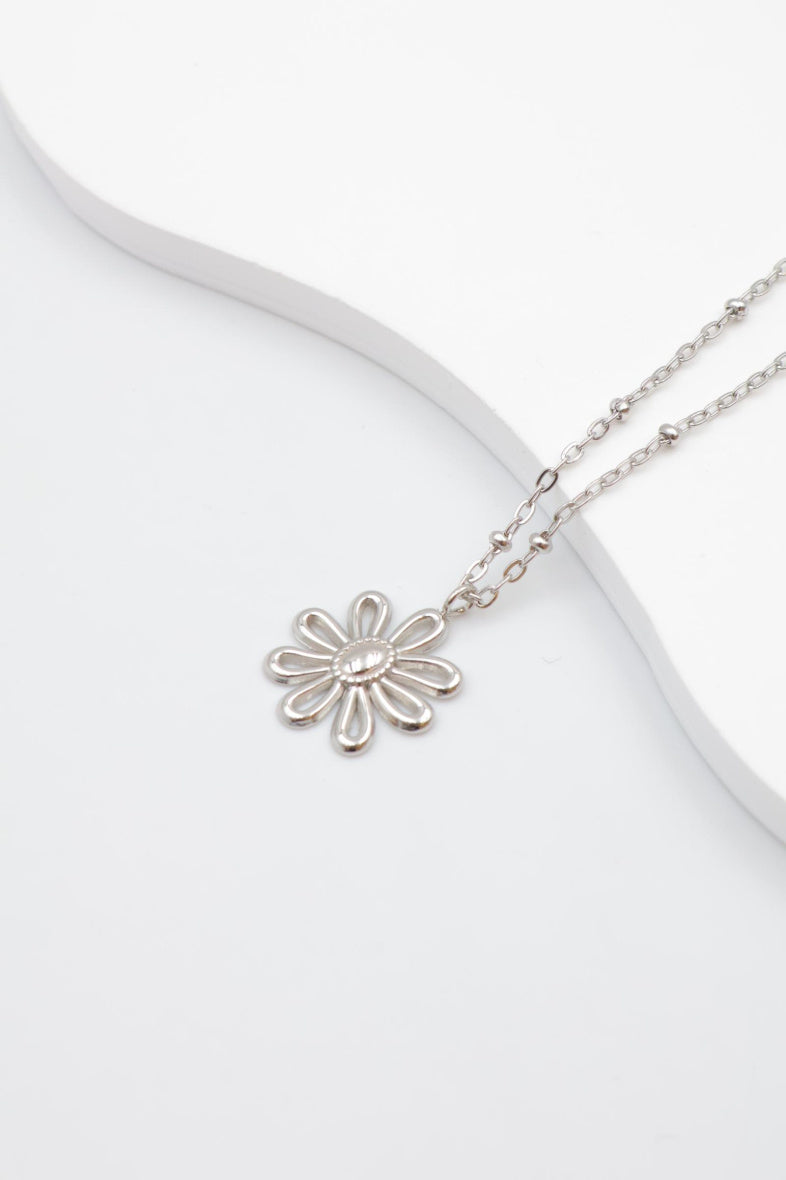 Collier avec pendentif en forme de fleur - ARGENT