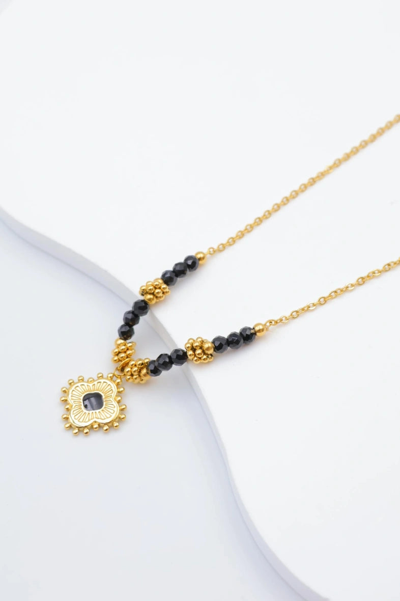 Collier avec pendentif en forme de fleur - NOIR