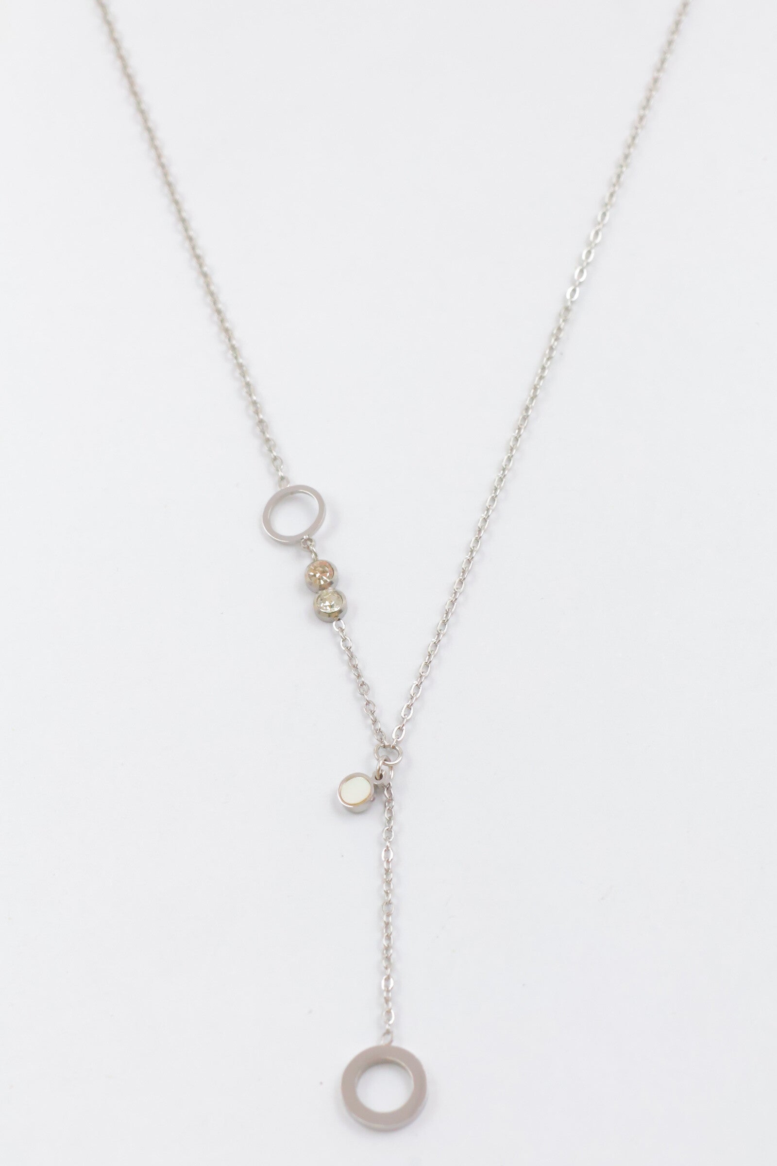 Collier avec éléments circulaires et cristaux - ARGENT