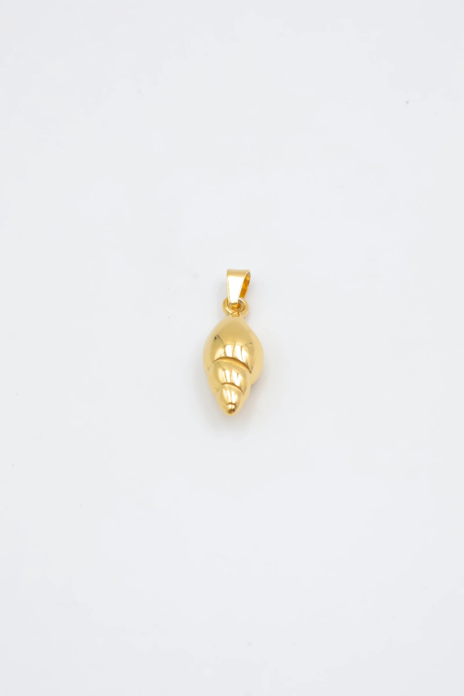 Pendentif coquillage - DORÉ