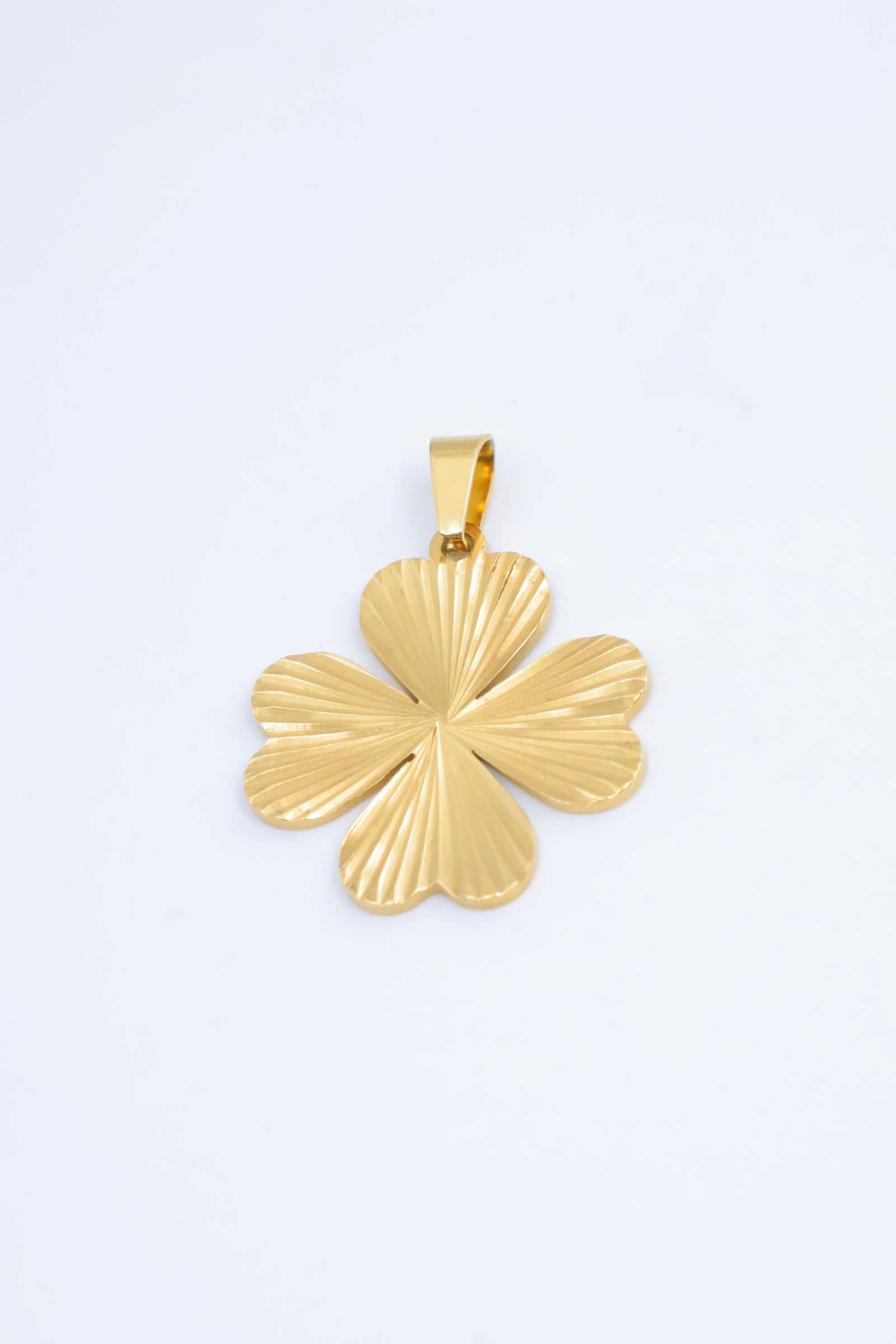 Pendentif trèfle - DORÉ