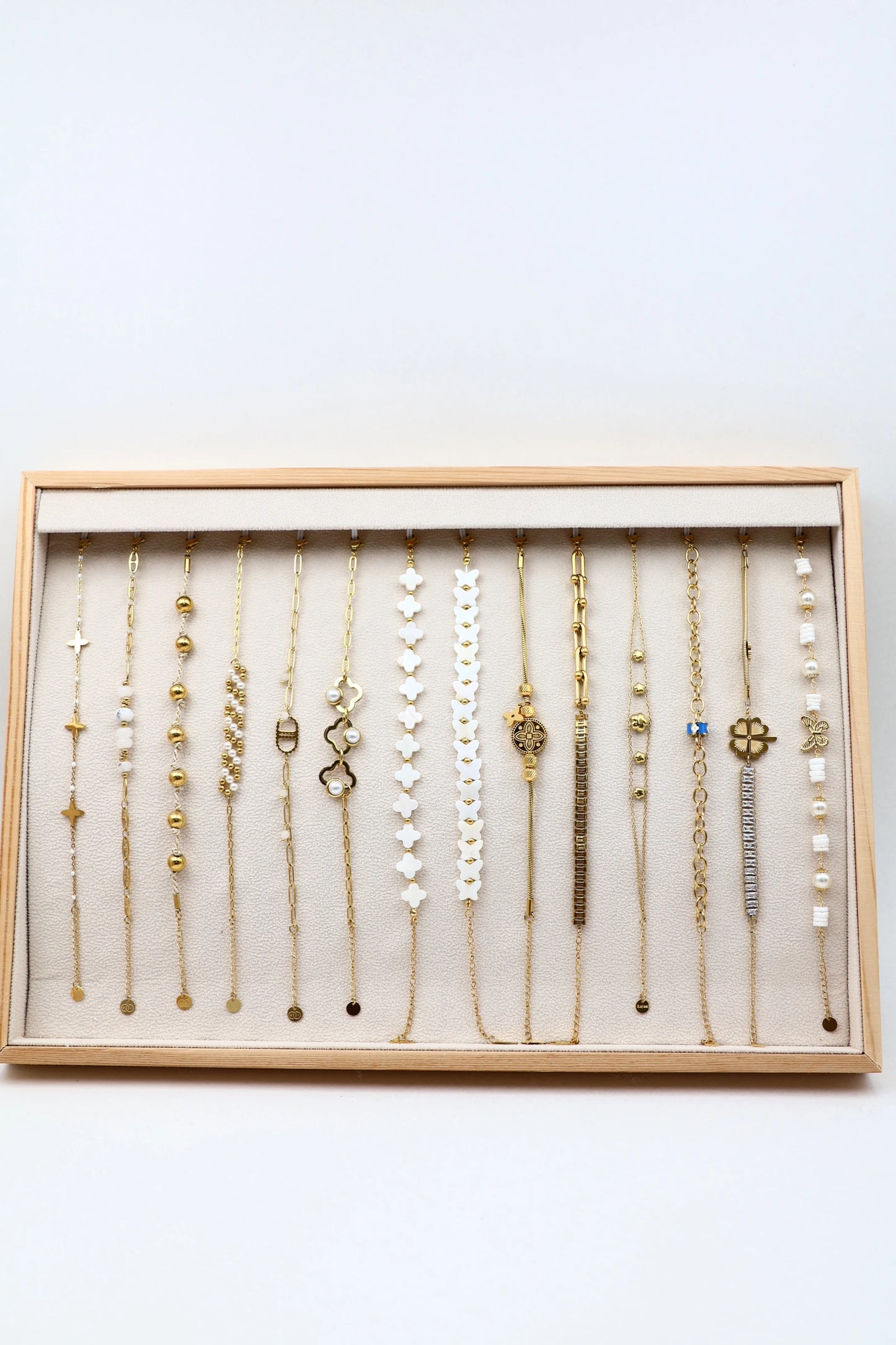 Lots de bijoux avec présentoir