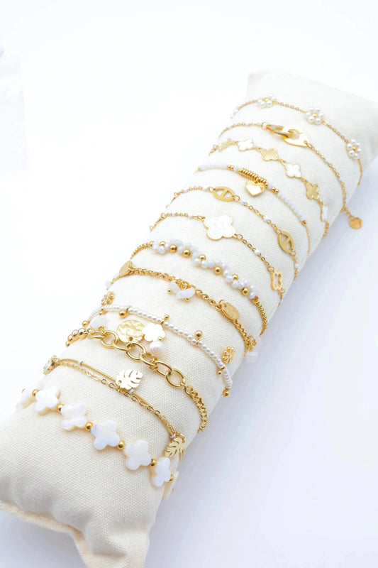 Lots de bijoux avec présentoir