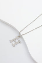 Collier avec pendentif en forme de lettre H - ARGENT