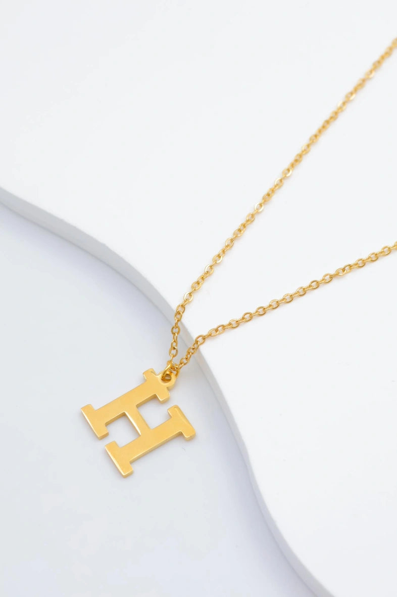 Collier avec pendentif en forme de lettre H - DORÉ