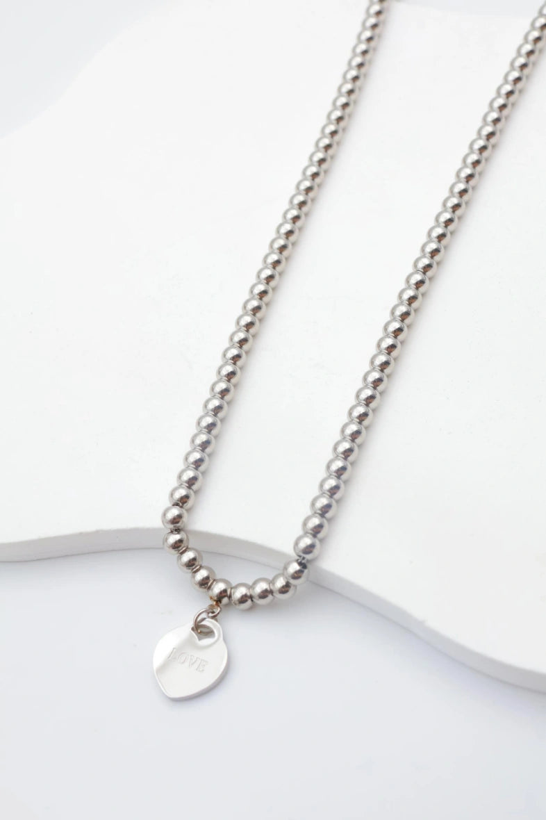 Collier à billes dorées avec pendentif "LOVE" - ARGENT
