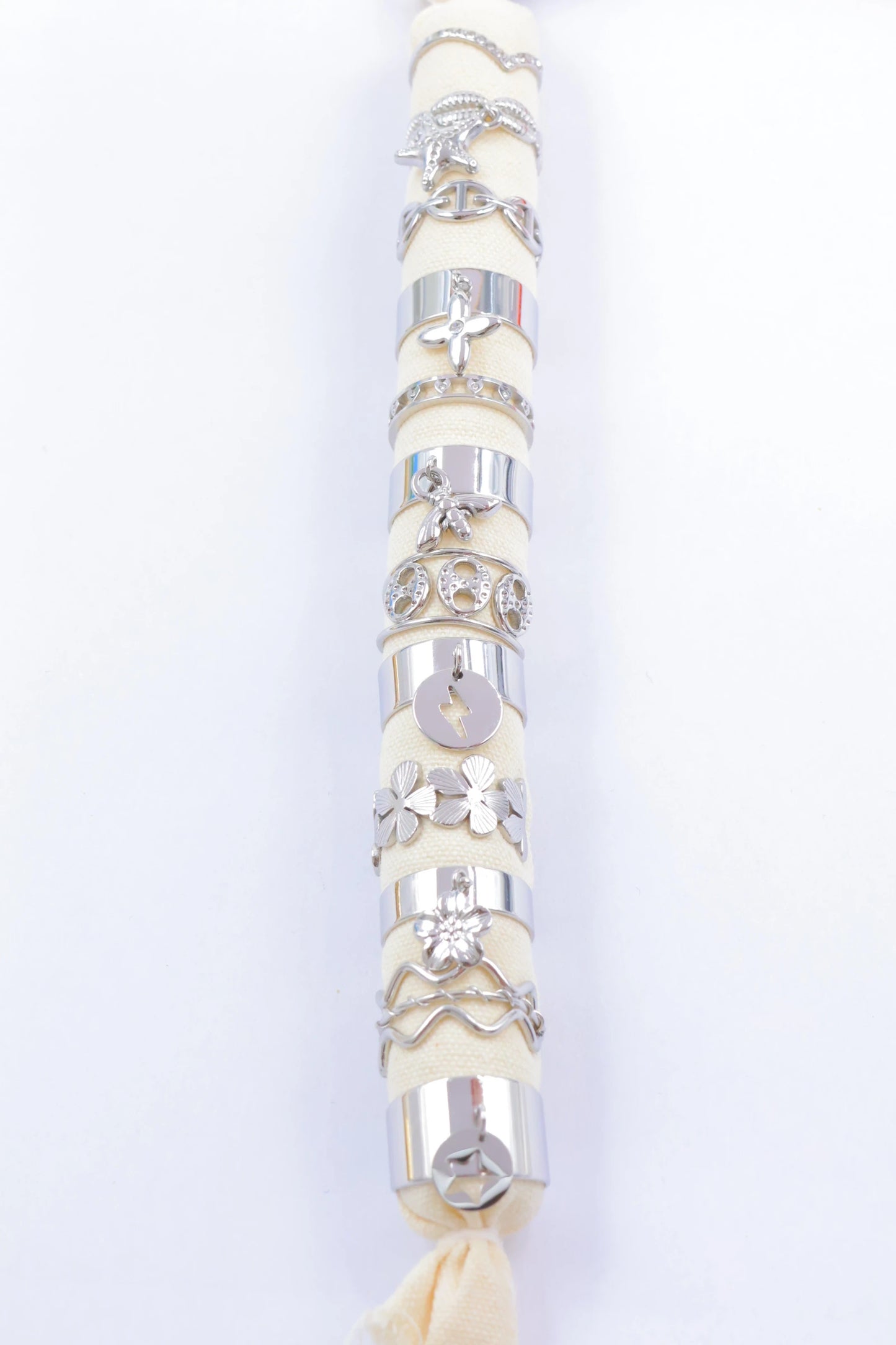 Lots de bijoux avec présentoir