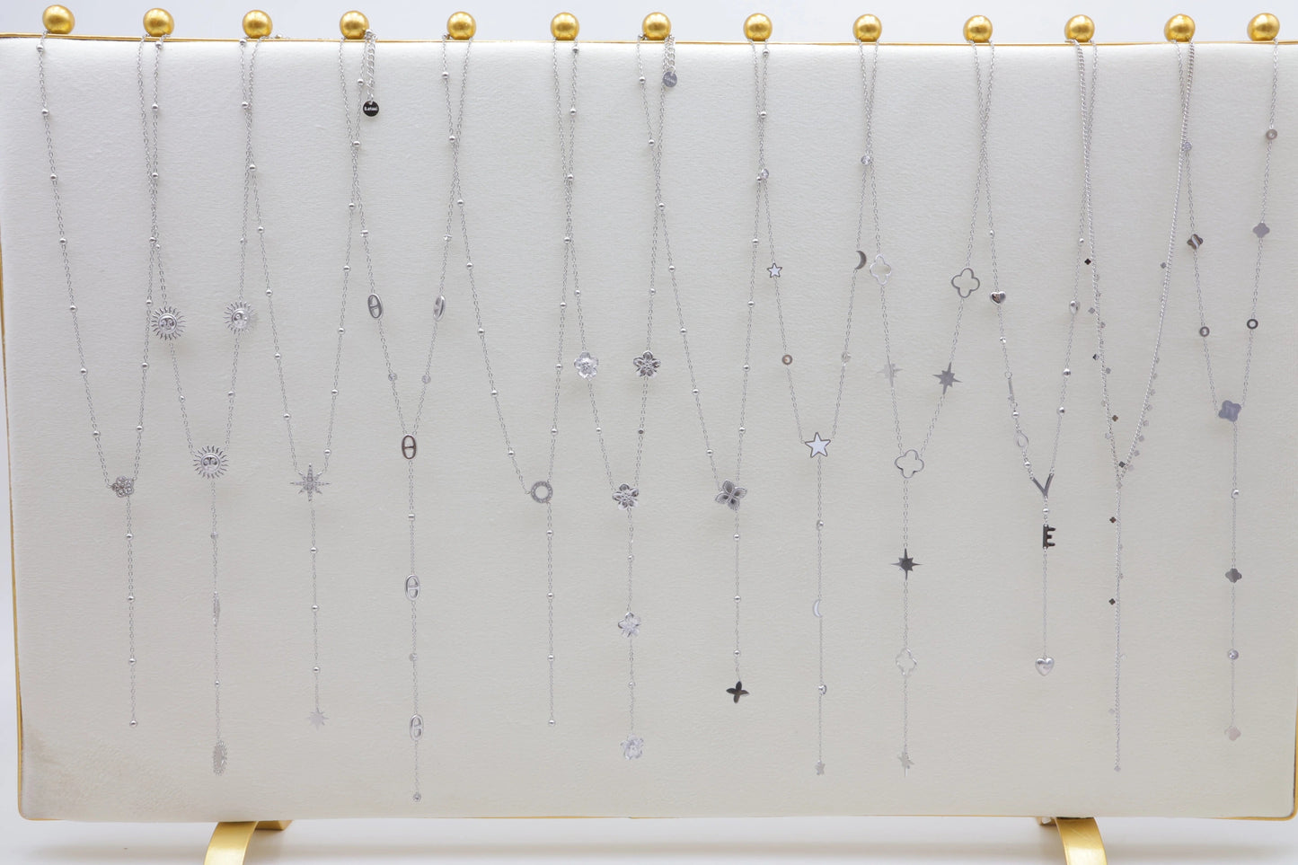Lots de bijoux avec présentoir
