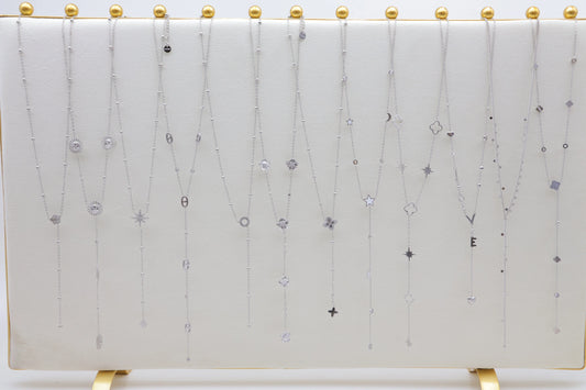 Lots de bijoux avec présentoir