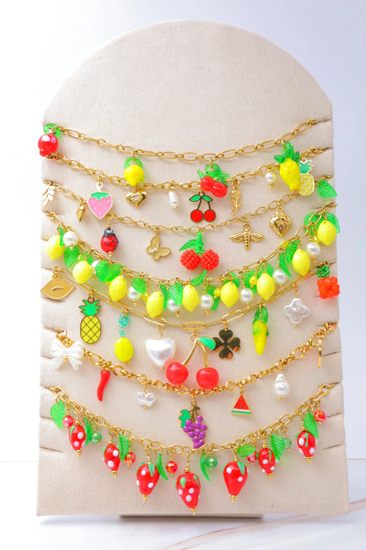 Lots de bijoux avec présentoir