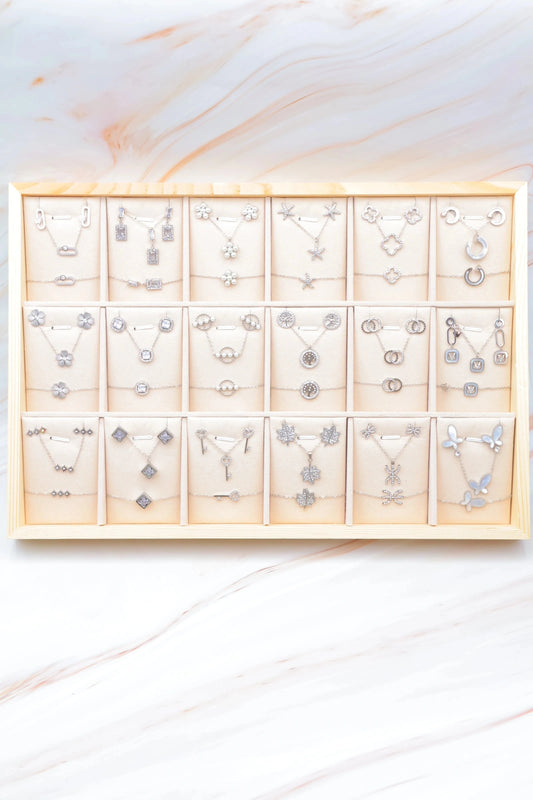 Lots de bijoux avec présentoir