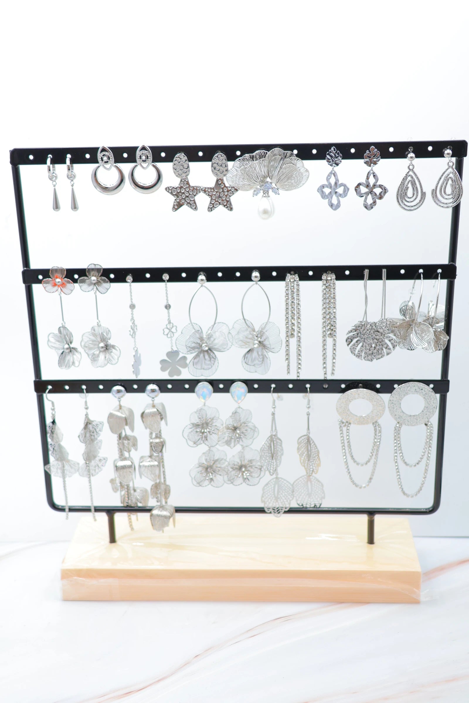 Lot de 17 paires de boucles d'oreilles avec présentoir - ARGENT
