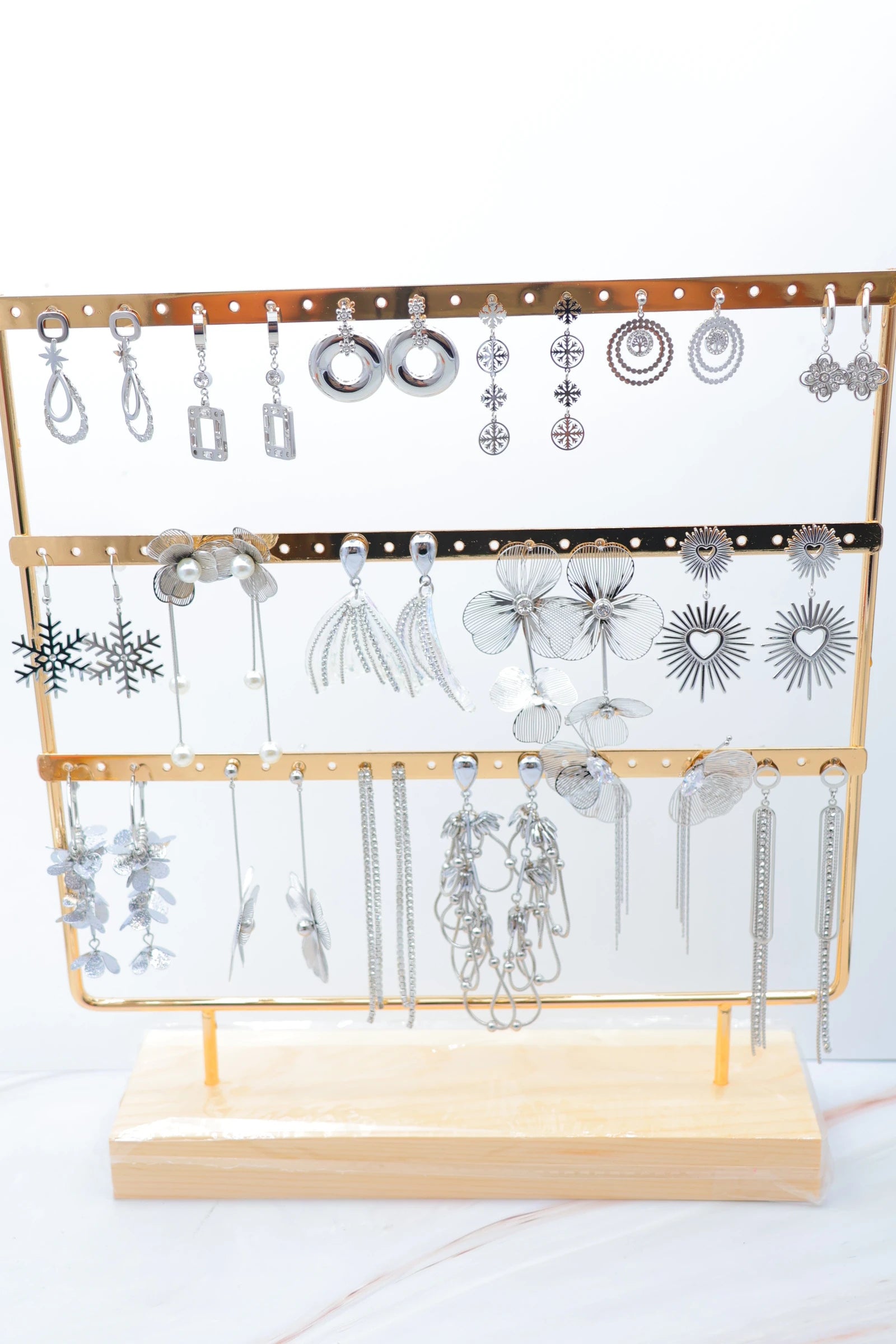 Lot de 17 paires de boucles d'oreilles avec présentoir - ARGENT
