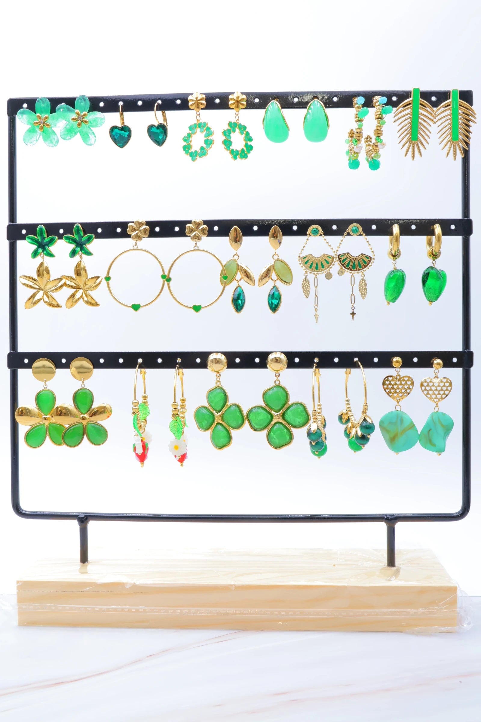 Lot de 16 paires de boucles d'oreilles avec présentoir - VERT