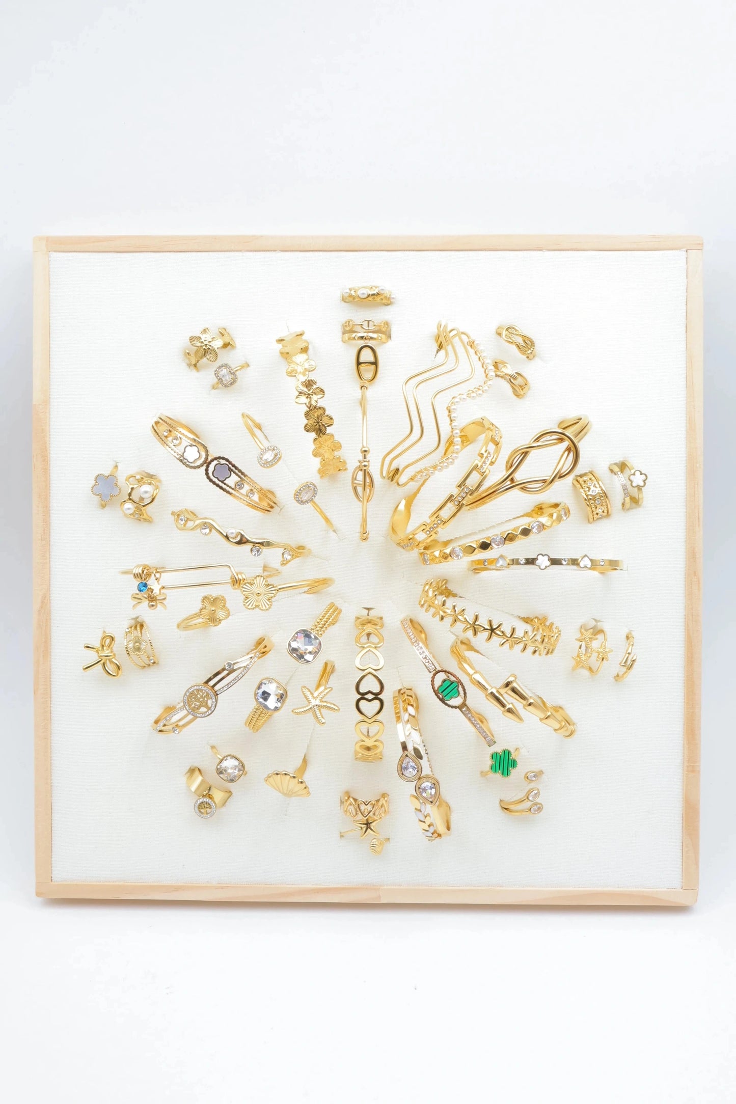 Lots de bijoux avec présentoir