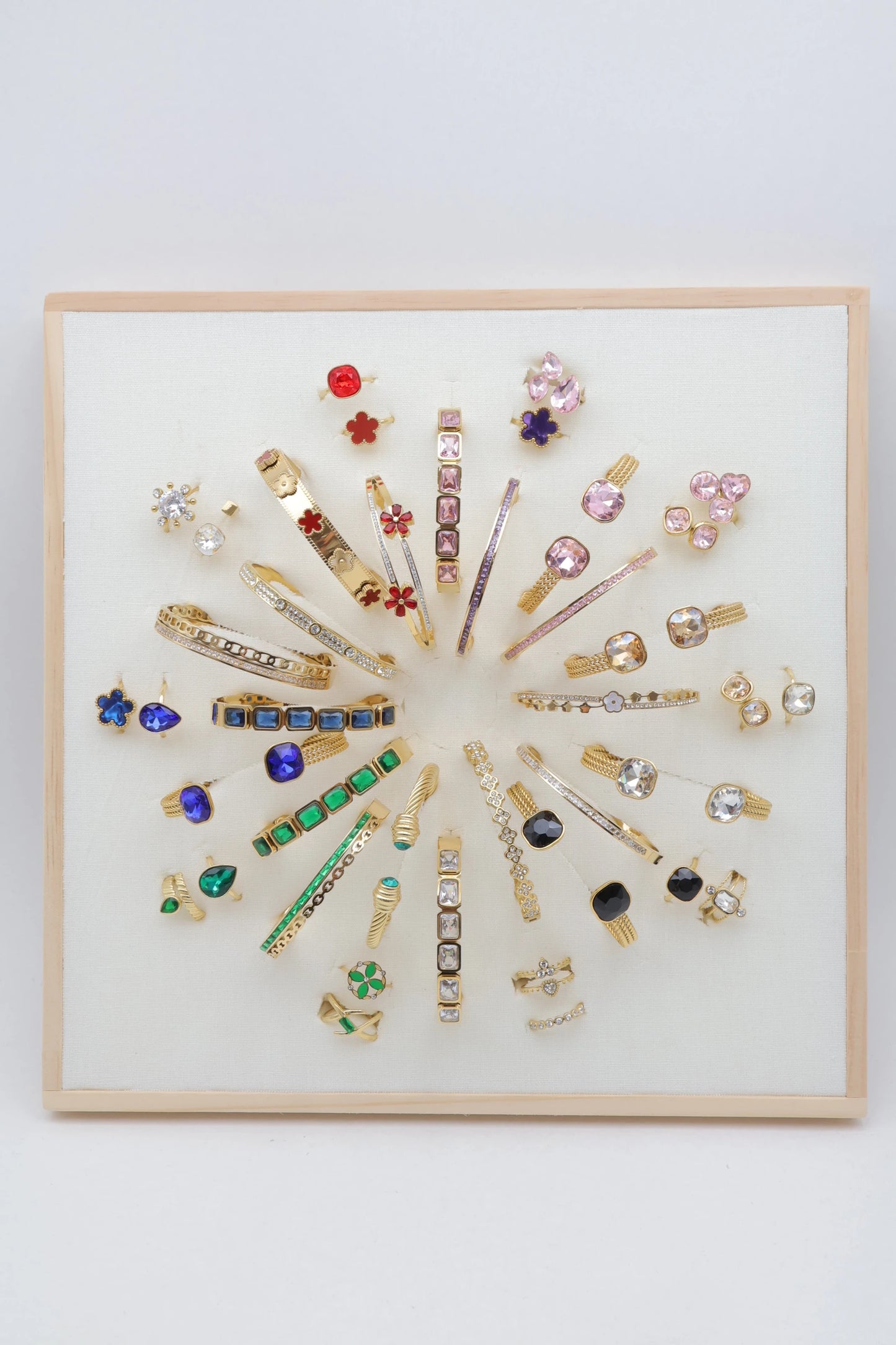 Lots de bijoux avec présentoir